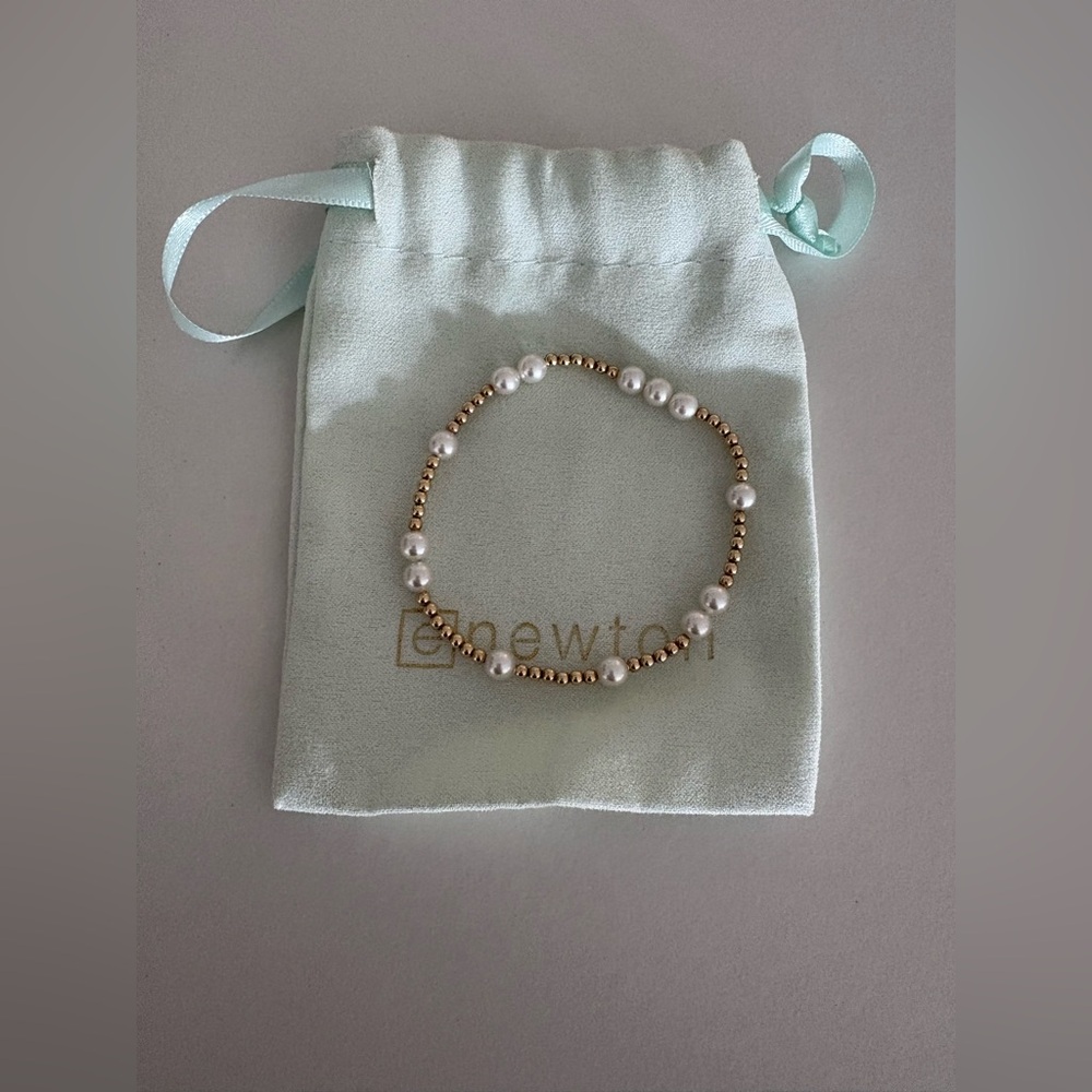 ENewton Gold and White Pearl Bracelet